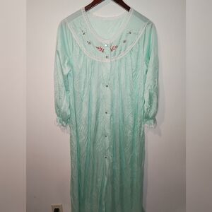 Komar vintage button down robe/nightgown